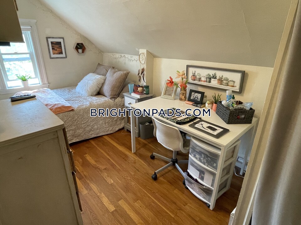 2 Corinne Rd in Boston, MA - Building Photo