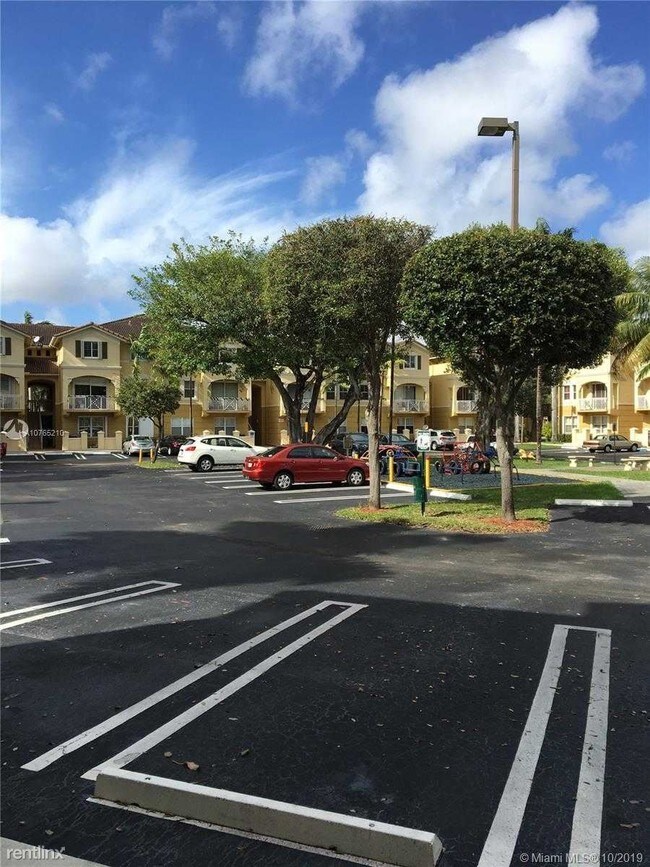 8912 W Flagler St in Miami, FL - Building Photo - Building Photo