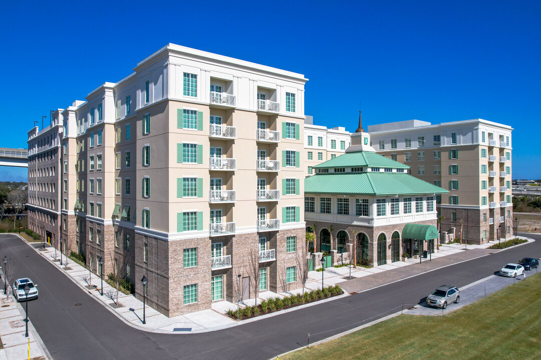 Ferry Wharf Condos in Mount Pleasant, SC - Foto de edificio