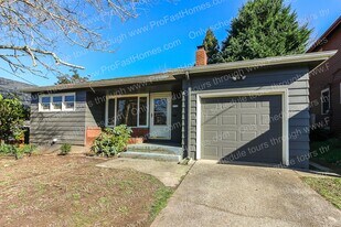 2714 SE 48th Av in Portland, OR - Building Photo