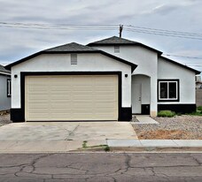 1112 E 4th St in Casa Grande, AZ - Building Photo