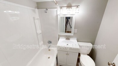 1836 Roslyn Ave in Kettering, OH - Building Photo - Building Photo