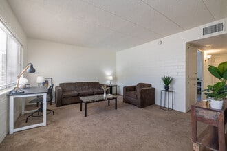 University Vista Student Apartments in Tucson, AZ - Building Photo - Interior Photo