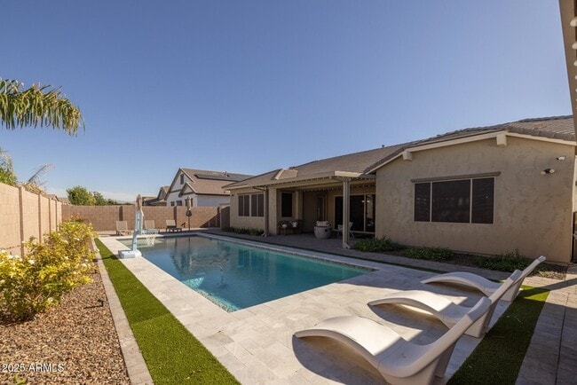 property at 20194 E Raven Dr