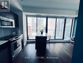 32-432 Camden St in Toronto, ON - Building Photo - Building Photo