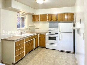 1307 Castlerock Dr in Fort Collins, CO - Foto de edificio - Building Photo