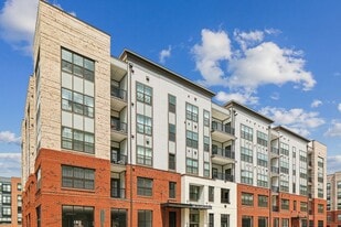 106 Saint Ives Pl, Unit 103 in Oxon Hill, MD - Building Photo