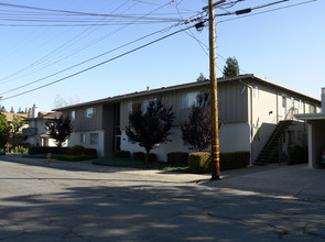 966 Fremont St in Menlo Park, CA - Foto de edificio - Building Photo