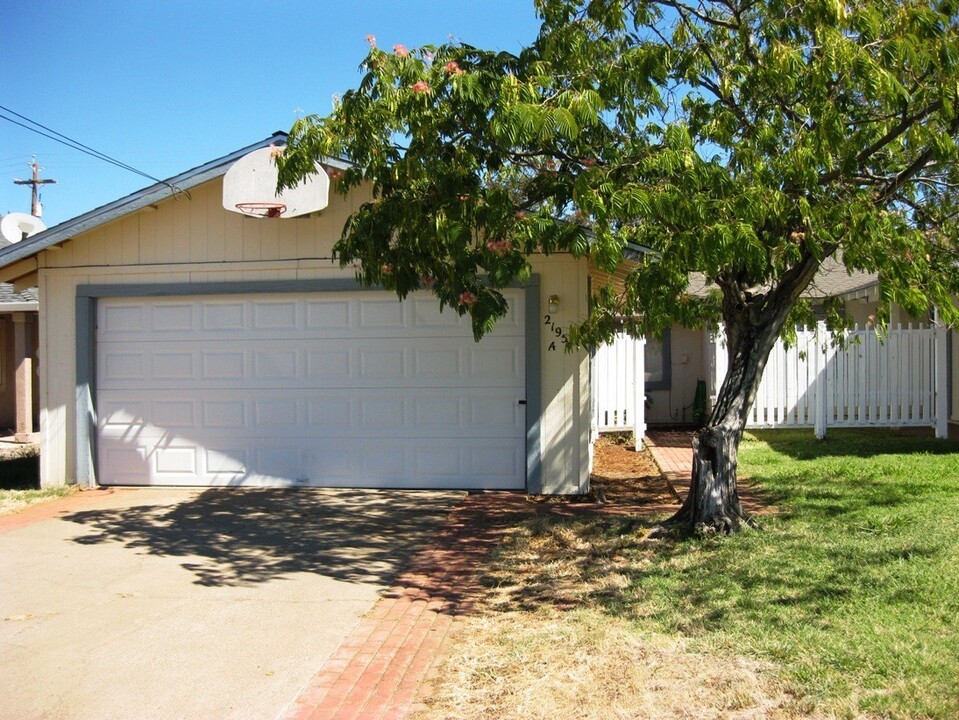 21954 Klamath River Pl in Cottonwood, CA - Foto de edificio