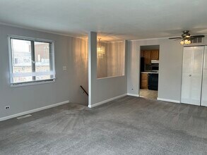1404 Tonset Ln in Schaumburg, IL - Foto de edificio - Building Photo