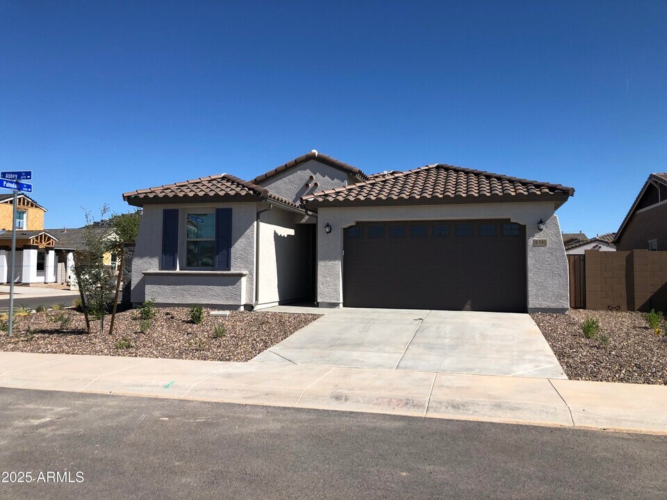 6581 S Abbey Ln in Gilbert, AZ - Building Photo