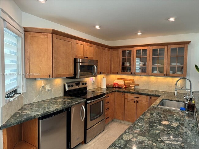 4509 Poinciana St in Lauderdale-by-the-Sea, FL - Foto de edificio - Building Photo