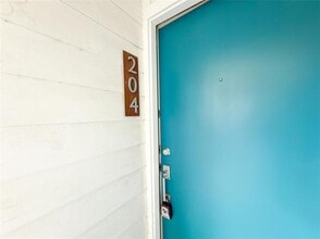 4526 Munger Ave in Dallas, TX - Building Photo - Building Photo