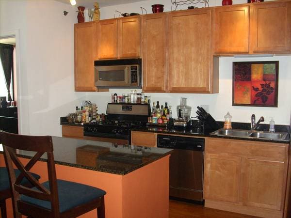 property at 210 S Desplaines St