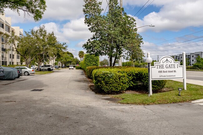 The Gate in Tamarac, FL - Building Photo - Building Photo