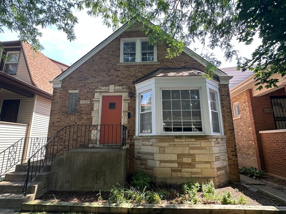5137 N Lowell Ave in Chicago, IL - Building Photo