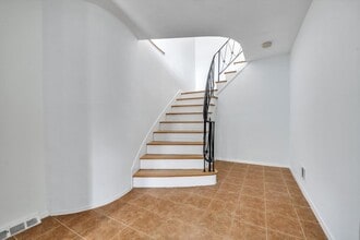 214-17 15th Ave in Queens, NY - Building Photo - Building Photo