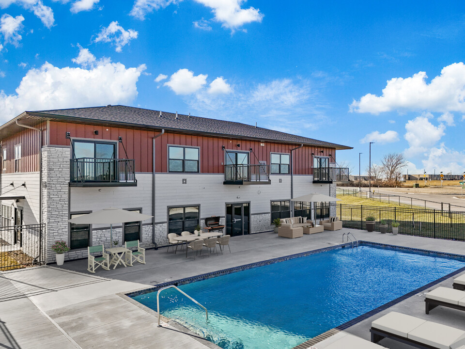 Stratford Pointe in Waukee, IA - Building Photo