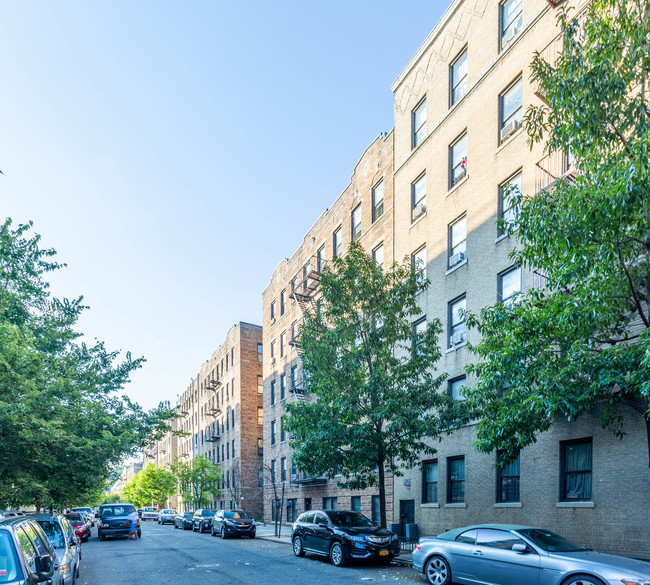 Cooperative in New York, NY - Foto de edificio - Building Photo