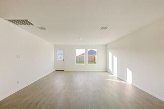 1255 Falcon Hts Dr in Forney, TX - Building Photo - Building Photo