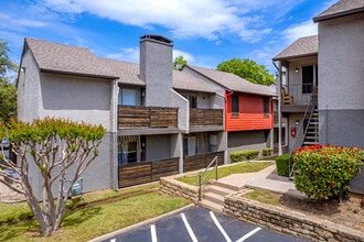 The Hub in Arlington, TX - Foto de edificio - Building Photo