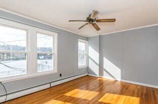 7 High Street Pl, Unit 2 in Brookline, MA - Building Photo