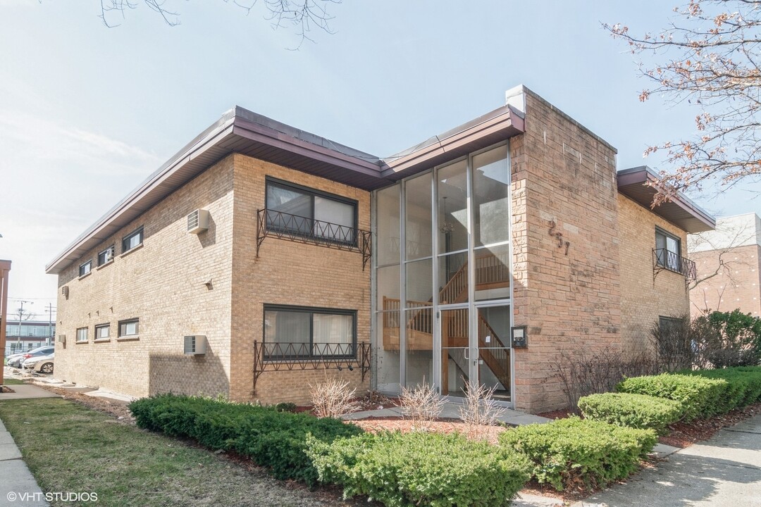 257 Washington Blvd in Oak Park, IL - Building Photo