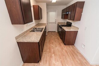 13326 Ella Ridge Lane in Houston, TX - Building Photo - Building Photo