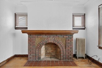 10345-10345 Crocuslawn Ave, Unit Unit 2 10343 upper in Detroit, MI - Foto de edificio - Building Photo