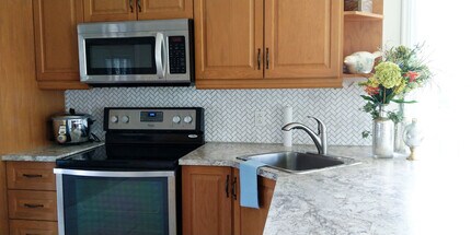1480 Jogues Rue in Ste-Catherine, QC - Building Photo - Building Photo