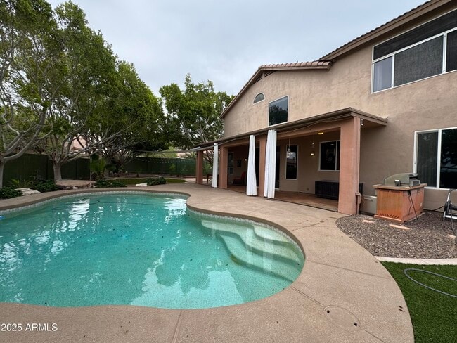 property at 3201 E Desert Flower Ln