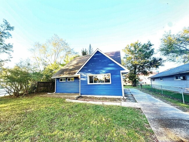2294 Minnesota Ave