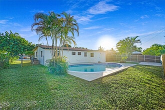 3613 SW 1st St in Fort Lauderdale, FL - Building Photo - Building Photo