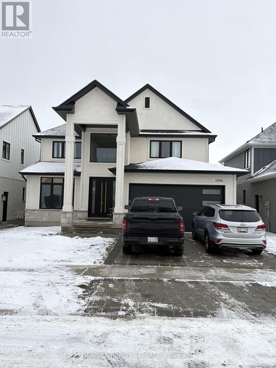 1886 Trailsway Dr in London, ON - Building Photo
