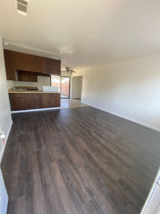 property at 1023 W 7th St