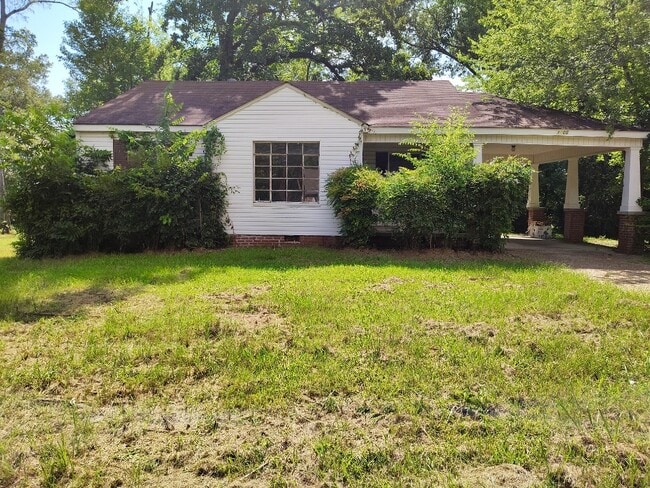 property at 1905 Alta Woods Blvd