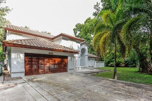 5317 NW 67th Ave in Lauderhill, FL - Building Photo