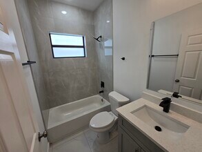 373 Bell Blvd in Lehigh Acres, FL - Building Photo - Building Photo