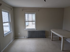 136 Duffy Ave in Hicksville, NY - Foto de edificio - Building Photo