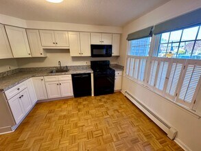 1275 Maplewood Ave in Portsmouth, NH - Building Photo - Building Photo