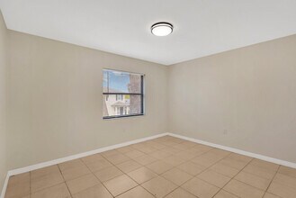 8405 N Alaska St, Unit A in Tampa, FL - Building Photo - Building Photo