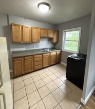 1272 W Mullan Ave in Waterloo, IA - Building Photo - Building Photo