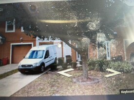 8222 Halls Hammock Ct in Jacksonville, FL - Building Photo