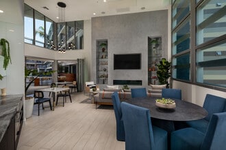 Haven Apartments in Los Angeles, CA - Building Photo - Building Photo