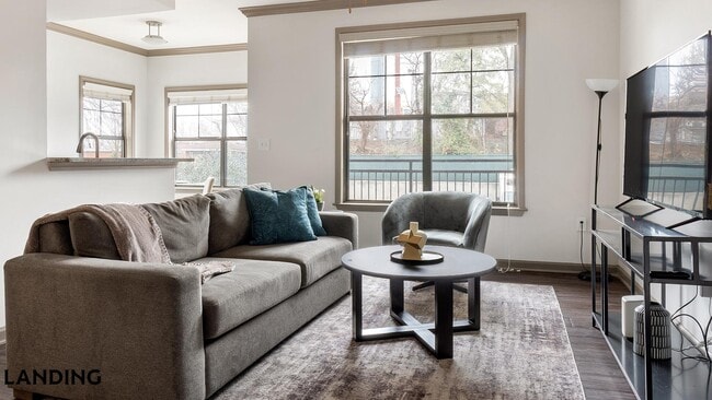 2000 Monroe Pl NE, Unit 7311 in Atlanta, GA - Foto de edificio - Building Photo