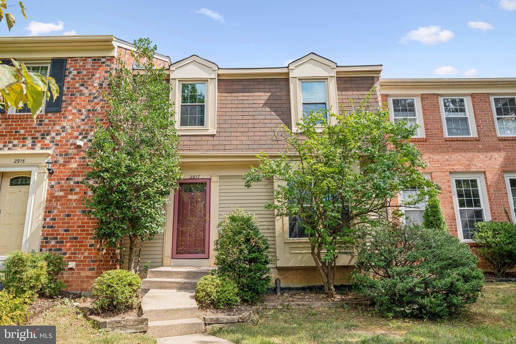 2917 Village Spring Ln in Vienna, VA - Building Photo