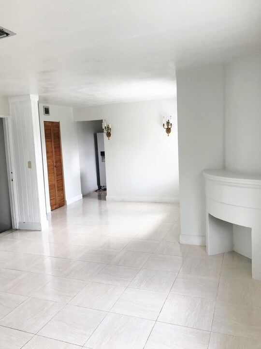342 SW 29th Rd in Miami, FL - Building Photo