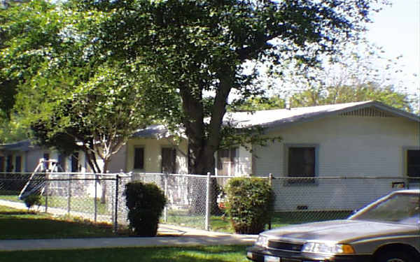 418-422 E F St in Ontario, CA - Building Photo