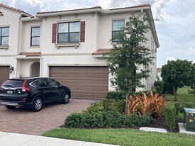 10092 Brickhill Dr in Boca Raton, FL - Building Photo