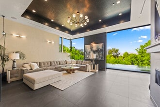 3712 Broadlawn Dr in Los Angeles, CA - Foto de edificio - Building Photo